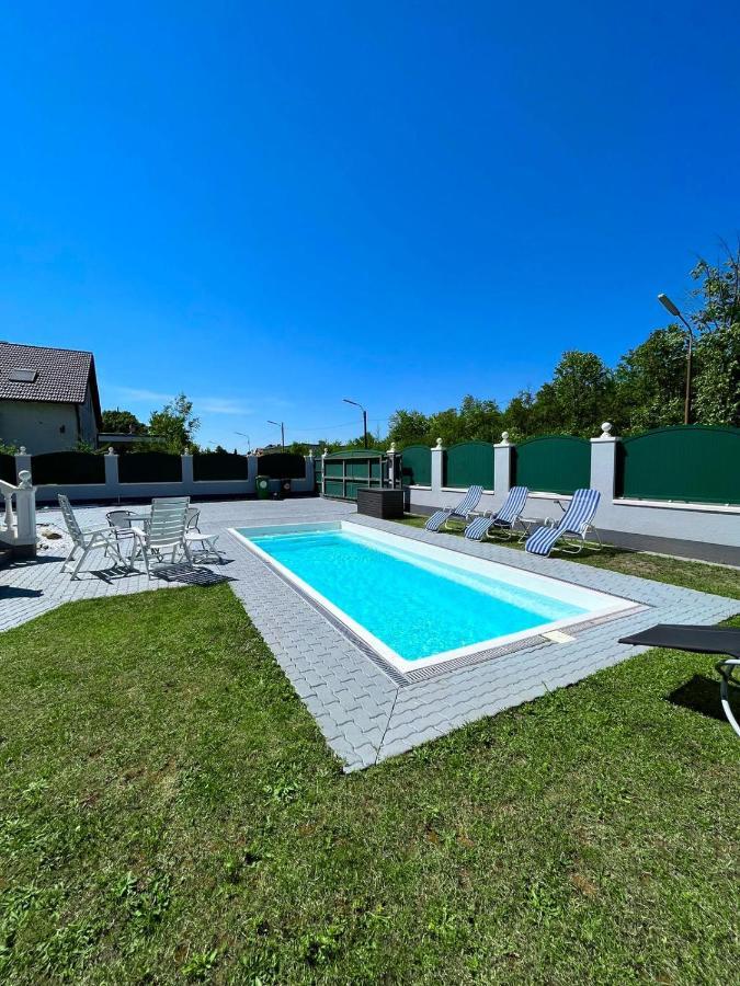 Atemberaubendes Loft Mit Pool Appartement Wenen Buitenkant foto
