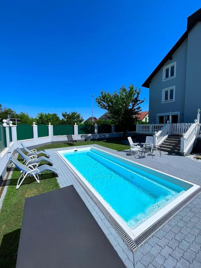 Atemberaubendes Loft Mit Pool Appartement Wenen Buitenkant foto