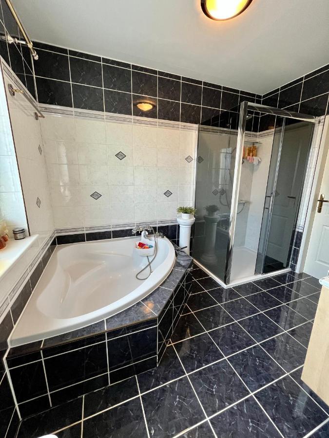 Atemberaubendes Loft Mit Pool Appartement Wenen Buitenkant foto