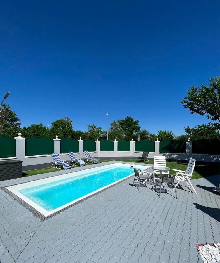 Atemberaubendes Loft Mit Pool Appartement Wenen Buitenkant foto